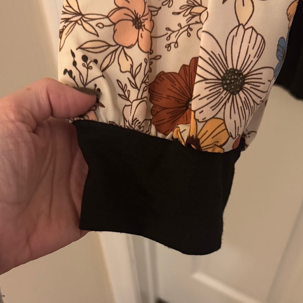 Black sweater with Floral Sleeves - Picture 3 of 5